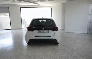 Toyota Yaris 2023 1.0 VVT-I TEAM D-thumb-5