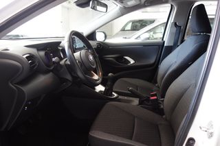 Toyota Yaris 2023 1.0 VVT-I TEAM D-thumb-6