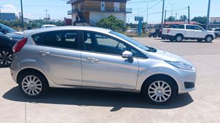 Ford Fiesta 2015-thumb-2