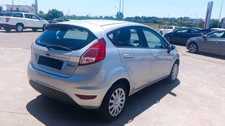 Ford Fiesta 2015-thumb-3