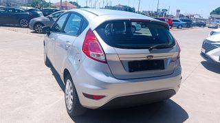 Ford Fiesta 2015-thumb-5