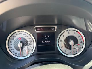 Mercedes-Benz A 180 2013-thumb-10