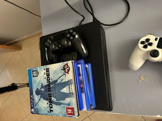 PlayStation 4 slim 1TB με δύο χειριστήρια και παιχνίδια