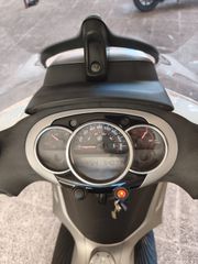 Piaggio Beverly 350 2014 BEVERLY 350 SPORT TOURING-thumb-2