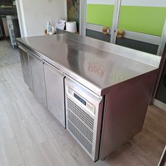 Ψυγείο πάγκος συντήρηση 188,5*70*88/98 εκ, με ενσωματωμένη μηχανή, 3 πόρτες και σήκωμα. Μεταχειρισμένο. Ποιότητα & Τιμή Stockinox-thumb-8