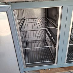 Ψυγείο πάγκος συντήρηση 188,5*70*88/98 εκ, με ενσωματωμένη μηχανή, 3 πόρτες και σήκωμα. Μεταχειρισμένο. Ποιότητα & Τιμή Stockinox-thumb-11