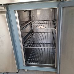 Ψυγείο πάγκος συντήρηση 188,5*70*88/98 εκ, με ενσωματωμένη μηχανή, 3 πόρτες και σήκωμα. Μεταχειρισμένο. Ποιότητα & Τιμή Stockinox-thumb-13