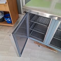 Ψυγείο πάγκος συντήρηση 188,5*70*88/98 εκ, με ενσωματωμένη μηχανή, 3 πόρτες και σήκωμα. Μεταχειρισμένο. Ποιότητα & Τιμή Stockinox-thumb-16