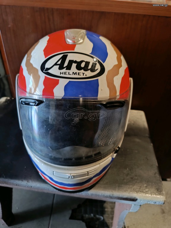 κράνος arai