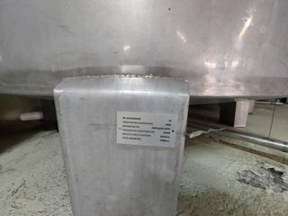 Ανοξείδωτες δεξαμενές, 7-5-2,5-1-0,6 τόνων.