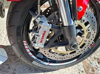 Triumph Speed Triple 1050 2010 Special edition-thumb-2