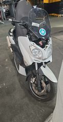 YAMAHA X-MAX 250