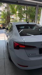 Skoda Octavia 2021-thumb-5