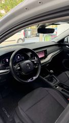 Skoda Octavia 2021-thumb-10