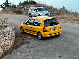 Renault Clio 2001 172-thumb-5