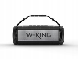 W-KING D8 wireless Bluetooth speaker – black and silver
