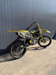 Suzuki RM-Z 250 2011-thumb-1