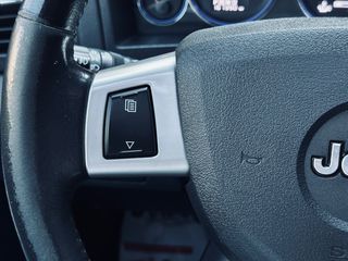 Jeep Grand Cherokee 2009 SRT8 6.1L HEMI-thumb-17
