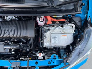 Toyota Yaris 2018 HYBRID BI-TONE NAVI CLIMA PANORAMA 45.000Km!!!-thumb-54