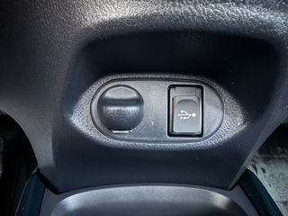 Toyota Yaris 2018 HYBRID BI-TONE NAVI CLIMA PANORAMA 45.000Km!!!-thumb-48