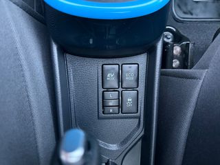 Toyota Yaris 2018 HYBRID BI-TONE NAVI CLIMA PANORAMA 45.000Km!!!-thumb-44