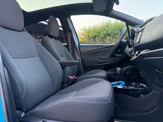 Toyota Yaris 2018 HYBRID BI-TONE NAVI CLIMA PANORAMA 45.000Km!!!-thumb-32