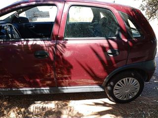 Opel Corsa 2003-thumb-3