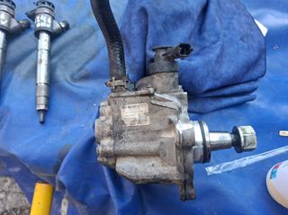 ISUZU DMAX RZ4E 1.9 ΑΝΤΛΙΑ ΠΕΤΡΑΙΛΕΟΥ-thumb-1