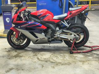 Honda CBR 1000RR 2005