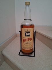 Συλλεκτικό Ουίσκι White Horse 4,5L Vintage (Δεκαετίας '80) με Βάση