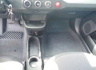 Renault Twingo 2026 Electric E-Tech Evolution-thumb-9