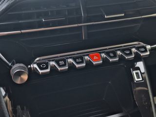 Peugeot 2008 2022-thumb-17