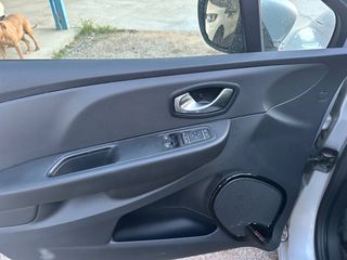 Renault Clio 2017 1.5 DCI DIESEL-thumb-16