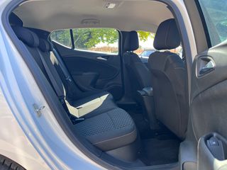Opel Astra 2020-thumb-22