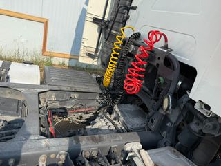 Volvo 2012 Low,Mega-thumb-2