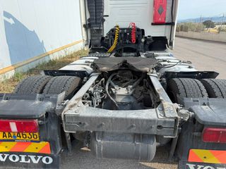 Volvo 2012 Low,Mega-thumb-3