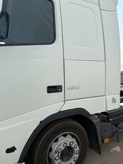 Volvo 2012 Low,Mega-thumb-5
