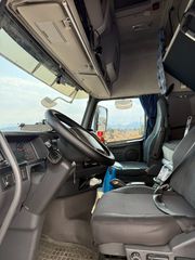 Volvo 2012 Low,Mega-thumb-7