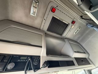 Volvo 2012 Low,Mega-thumb-12