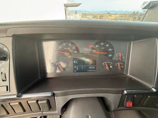 Volvo 2012 Low,Mega-thumb-13