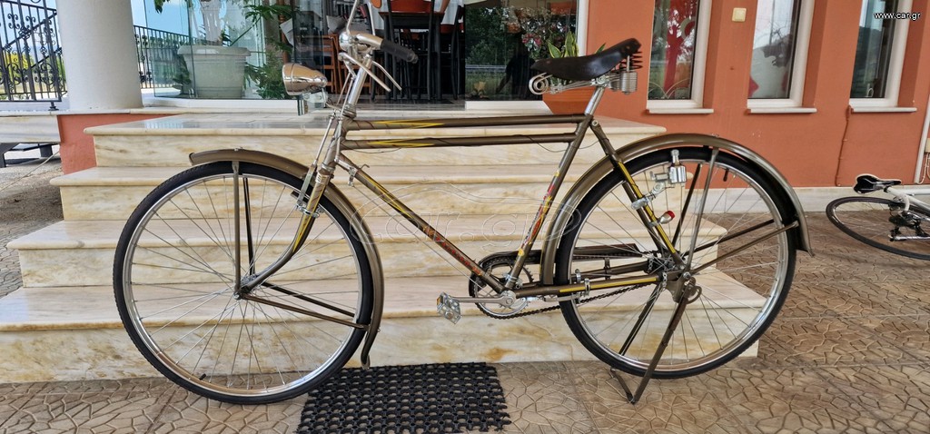 Πόλης Raleigh 1964