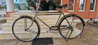 Πόλης Raleigh 1964