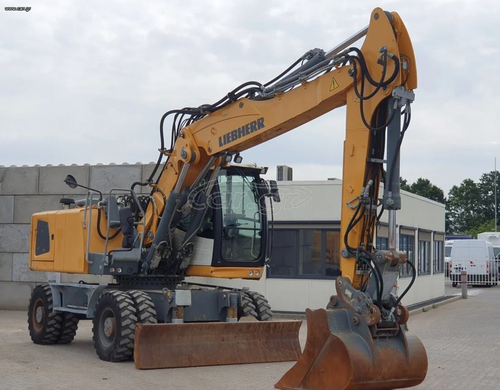 Εκσκαφέας Με Λάστιχα Liebherr 2015 A 920