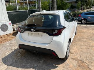 Toyota Yaris 2022-thumb-4