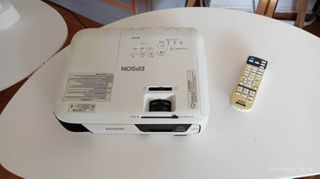 projector epson-thumb-1