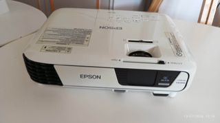 projector epson-thumb-2