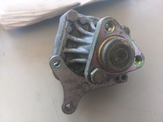 1 / 5 BMW 3' E30 (1982-1994), Αντλία υδραυλικού τιμονιού, με κωδικούς 1141198, 32411141198