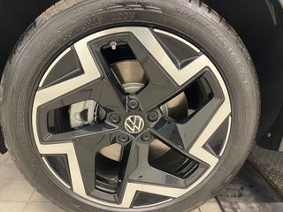 Volkswagen Tiguan 2026 R-Line More 1.5 eTSI plug in hybrid-thumb-9