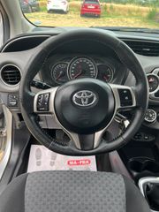 Toyota Yaris 2016-thumb-6