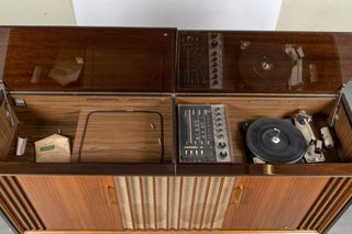 Vintage Έπιπλο-Πικάπ Grundig Stereo Console KS 690 U (Dual 1009) με λαμπάτο ενισχυτή - Mid Century